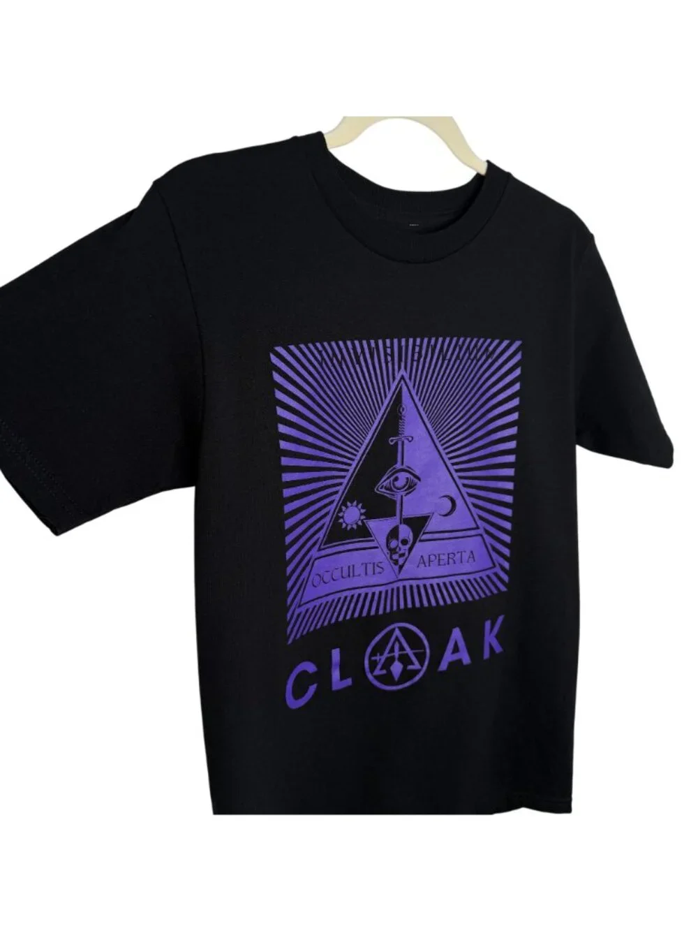 Cloak Occultis Aperta Black T-Shirt With Purple Graphic Print, S